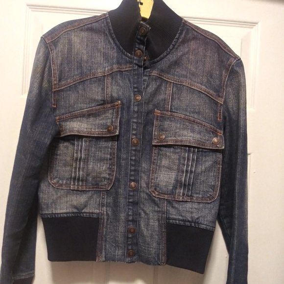Cropped Jean Jacket - Picture 5 of 7